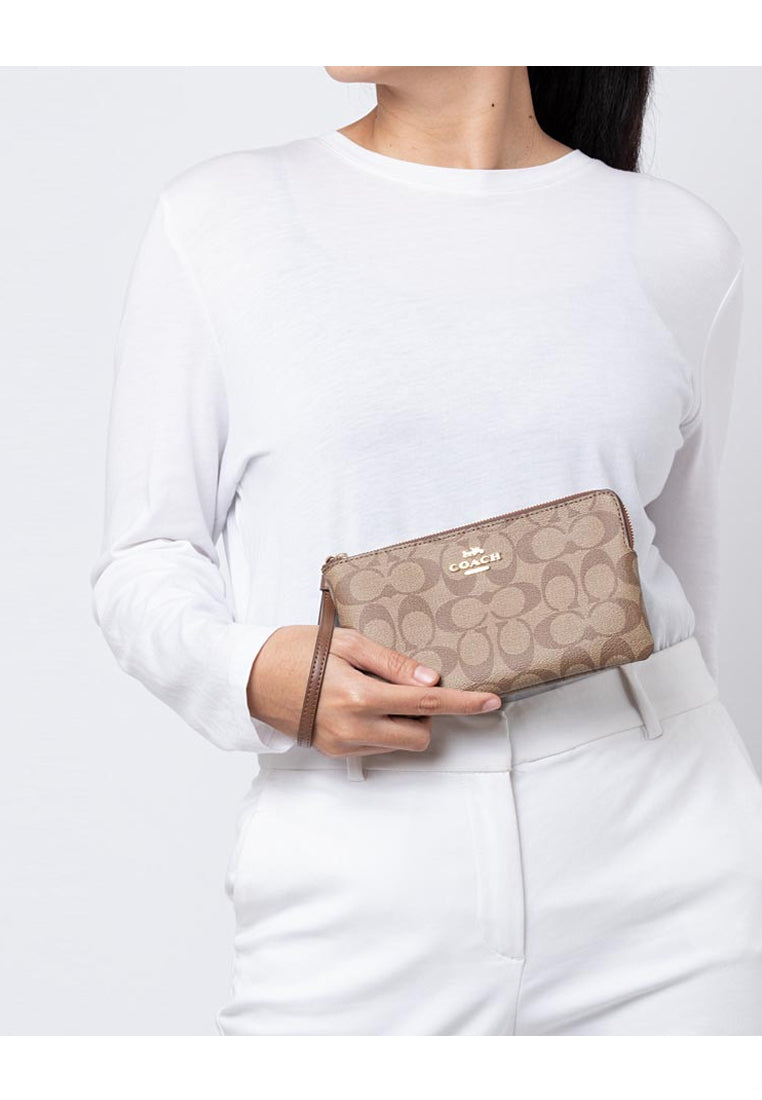 Coach Large Corner Zip Wristlet In Signature - Brown