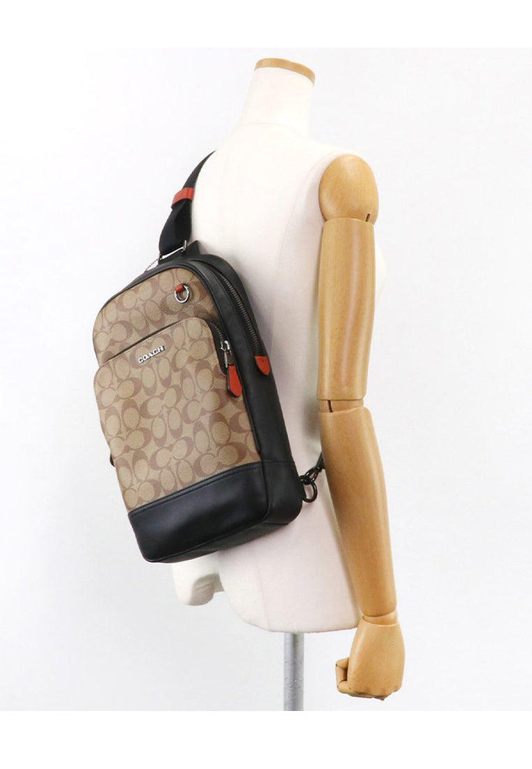 Coach Graham Pack In Signature Canvas - Brown