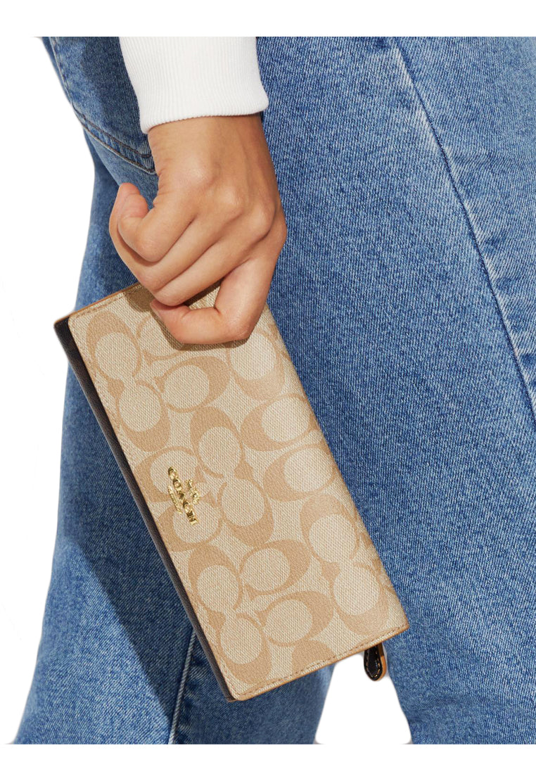 Coach Slim Trifold Wallet In Blocked Signature Canvas - Light Brown