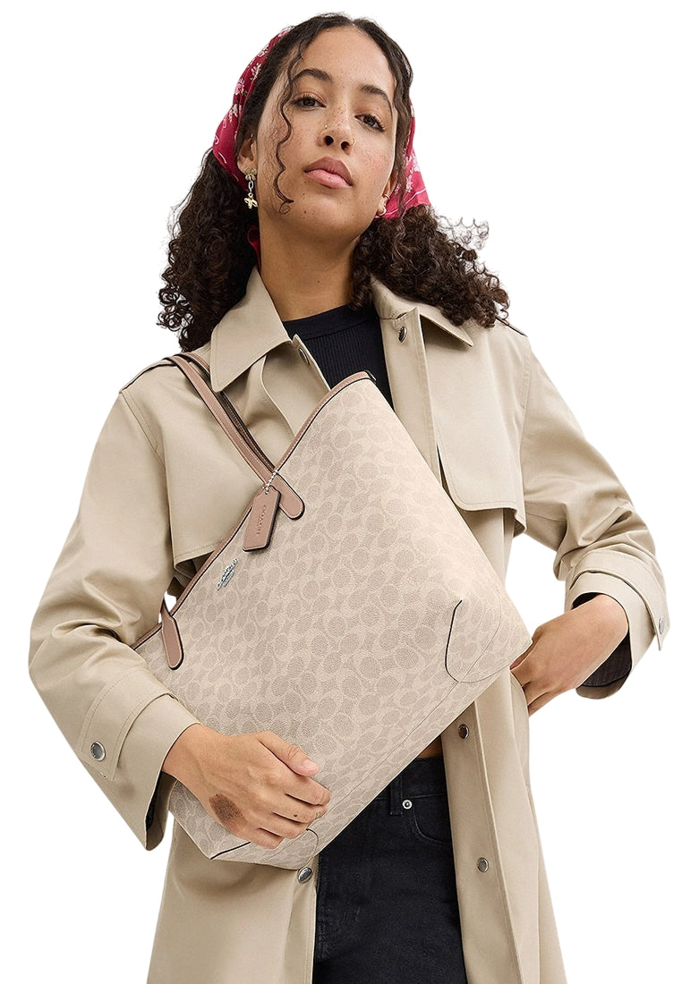 Coach City Tote Bag In Signature Canvas - Sand Beige