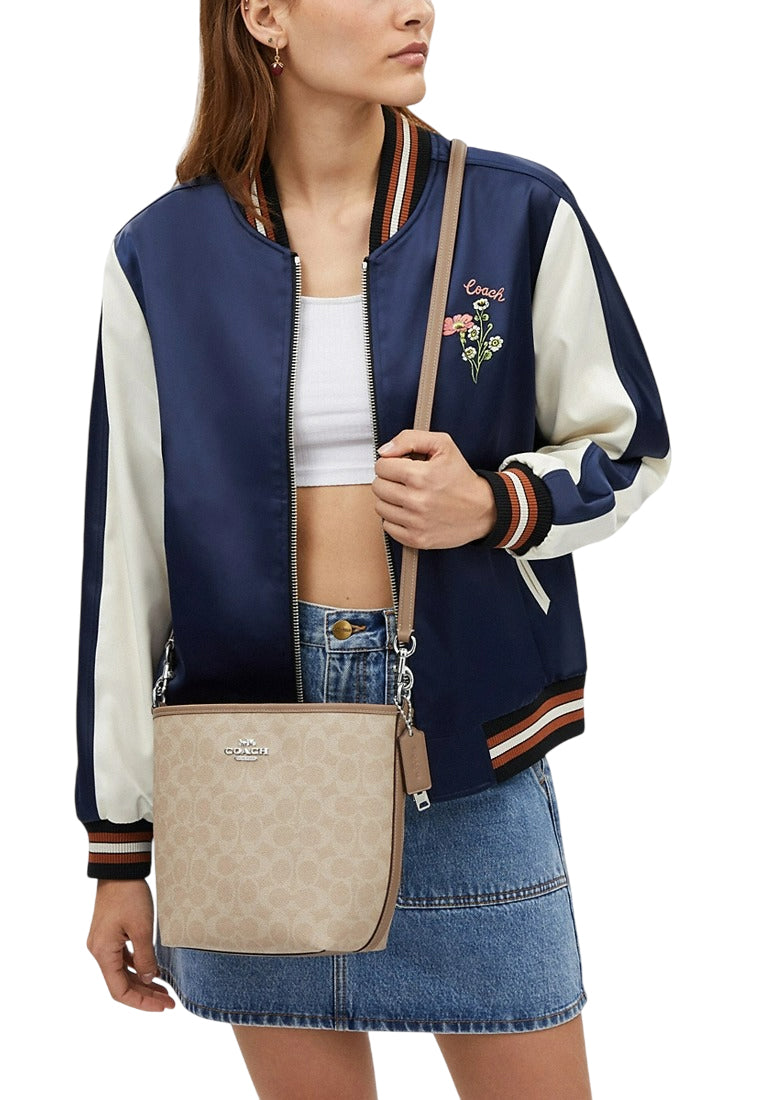 Coach City Bucket Bag In Signature Canvas - Sand Beige