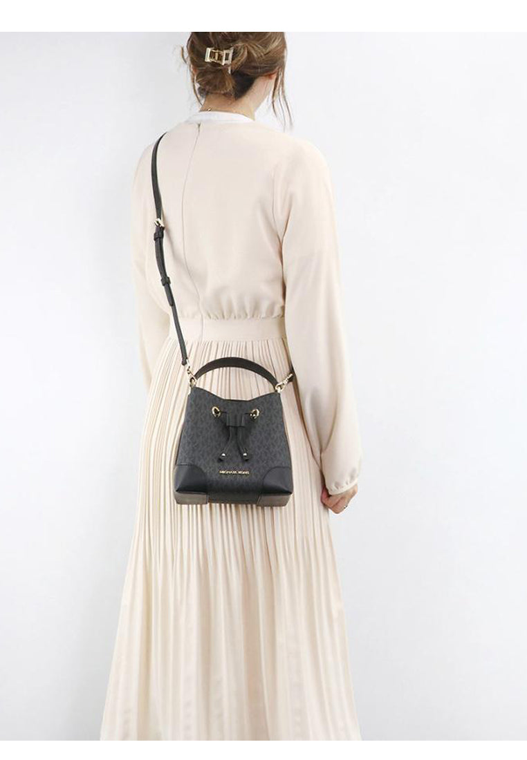 Michael Kors Mercer Small Logo Signature Bucket Bag - Black