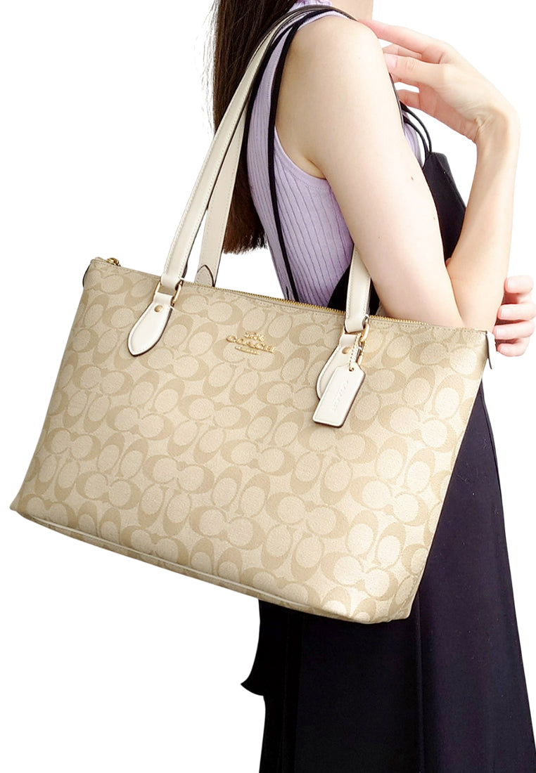 Coach Gallery Tote Bag In Signature Canvas - Light Khaki/White