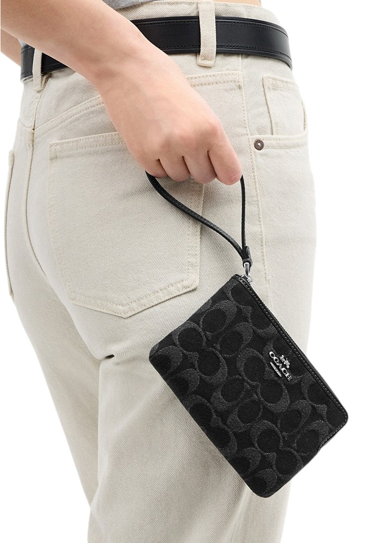 Coach Corner Zip Wristlet In Signature Denim - Black